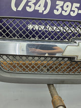2003-2006 Chevrolet Silverado 1500 2500 3500 'Cateye' HD Grill OEM - Chrome