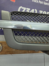 2003-2006 Chevrolet Silverado 1500 2500 3500 'Cateye' HD Grill OEM - Chrome