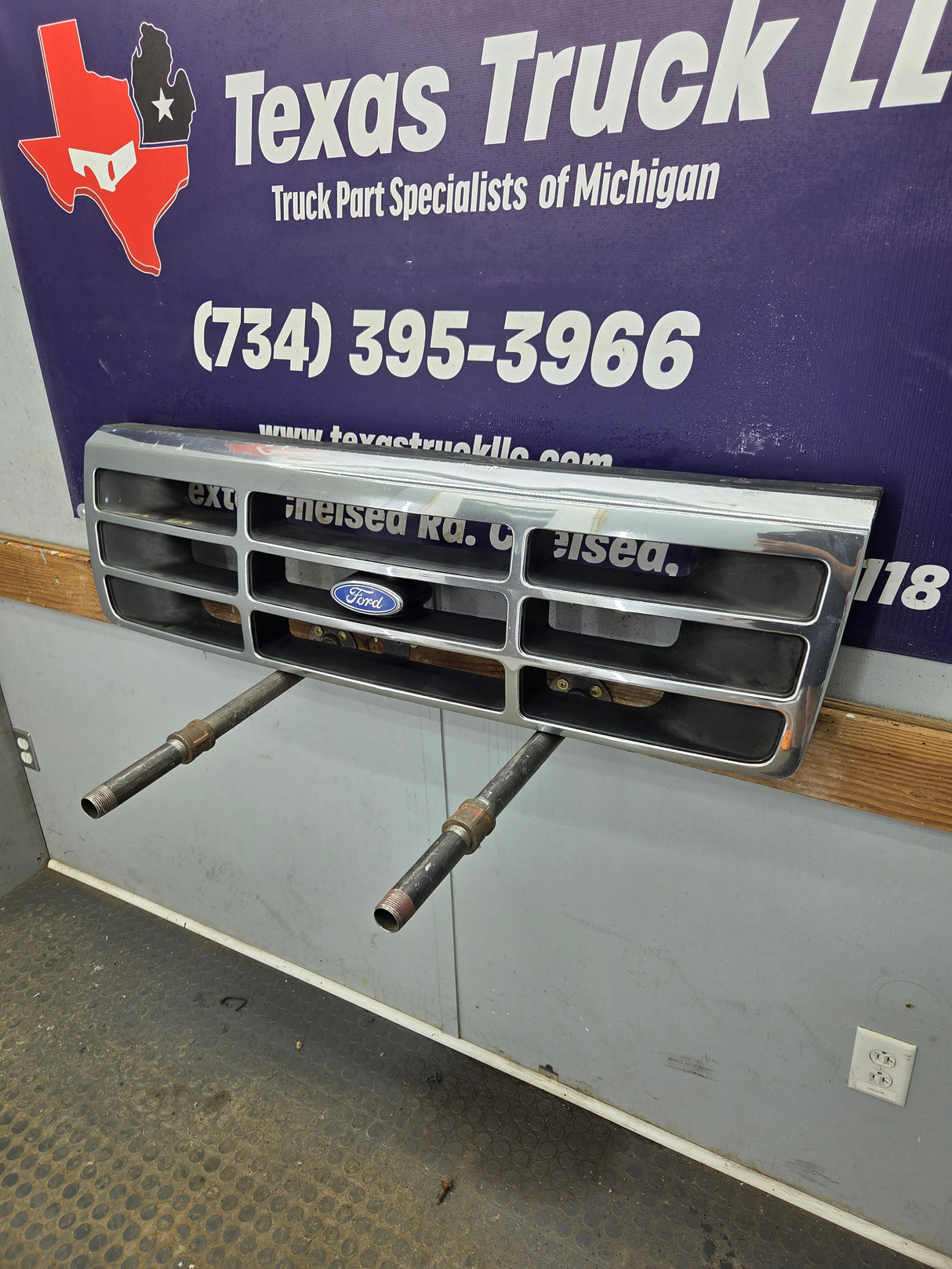 1992-1997 Ford F150 F250 F350 F450 F550 Grill
