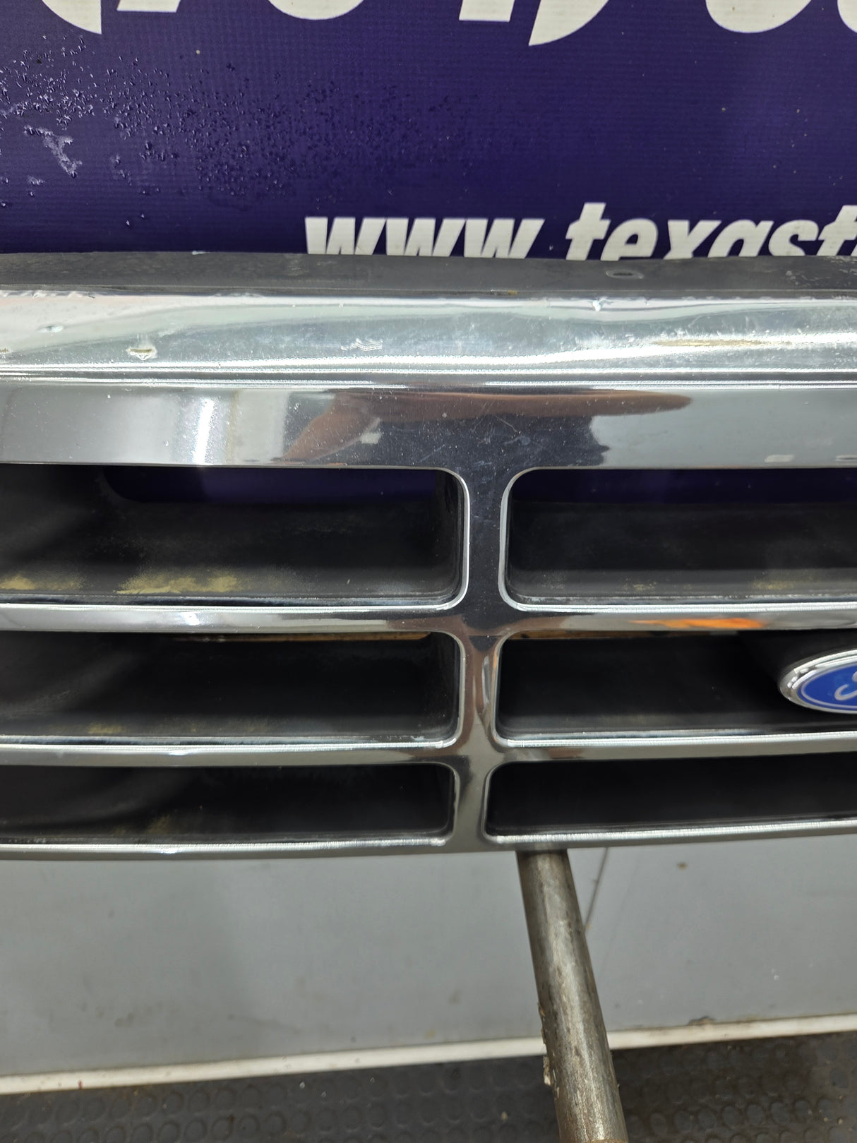 1992-1997 Ford F150 F250 F350 F450 F550 Grill