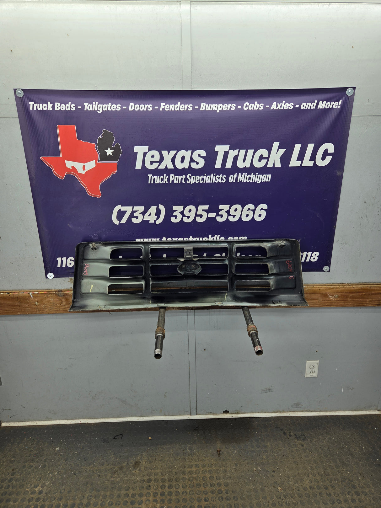1992-1997 Ford F150 F250 F350 F450 F550 Grill