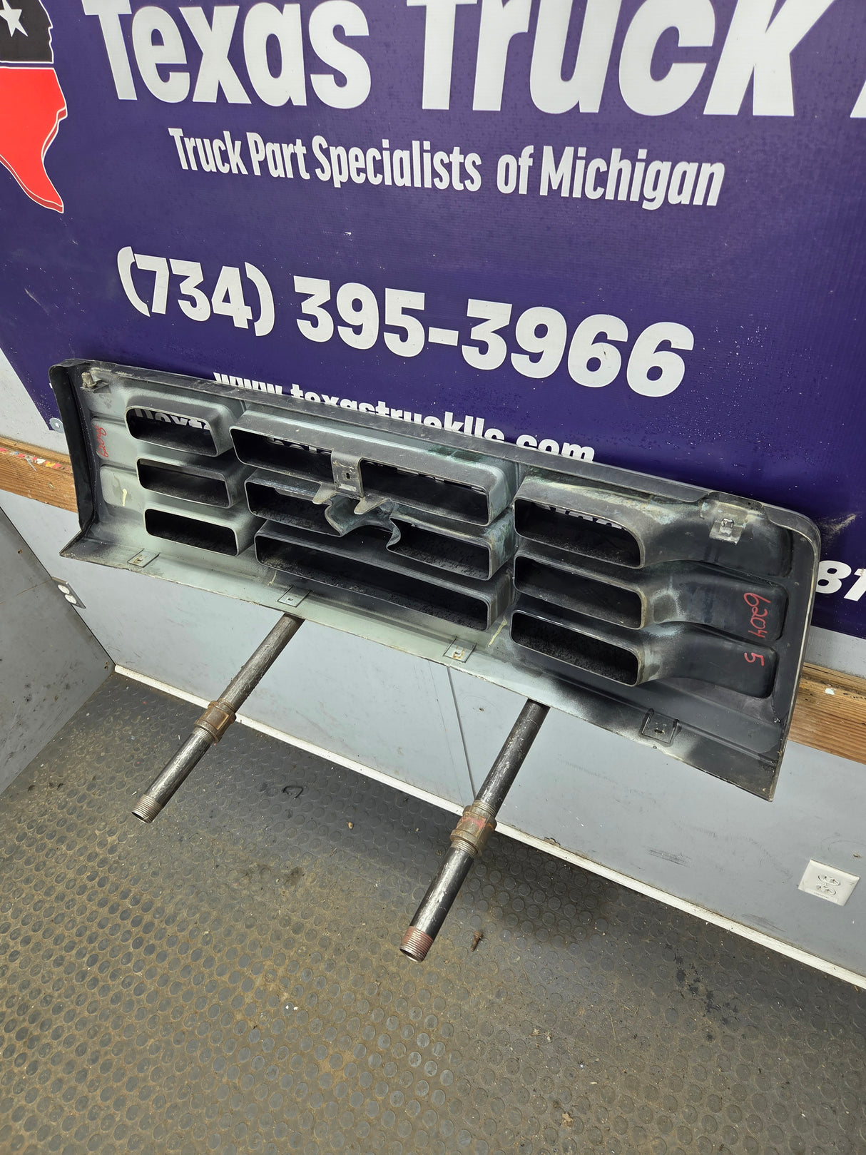 1992-1997 Ford F150 F250 F350 F450 F550 Grill