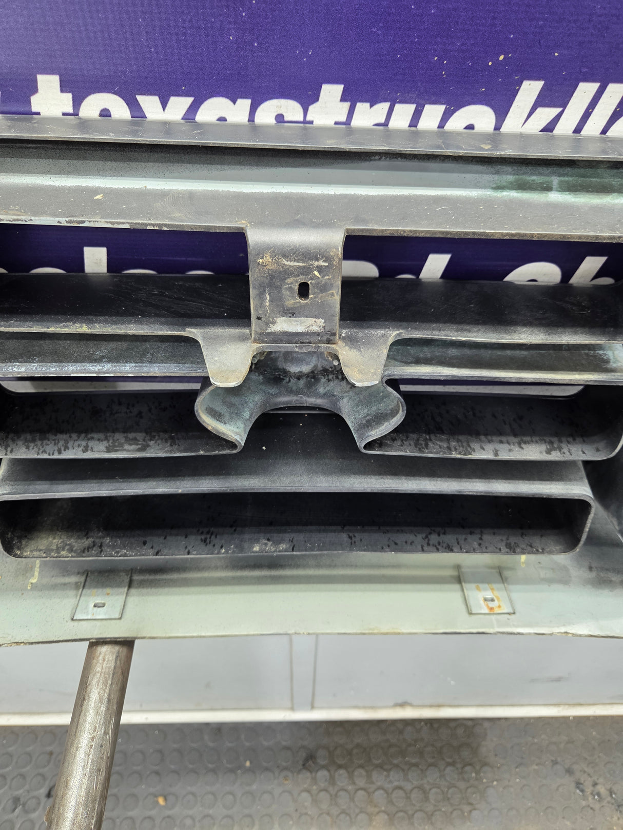 1992-1997 Ford F150 F250 F350 F450 F550 Grill