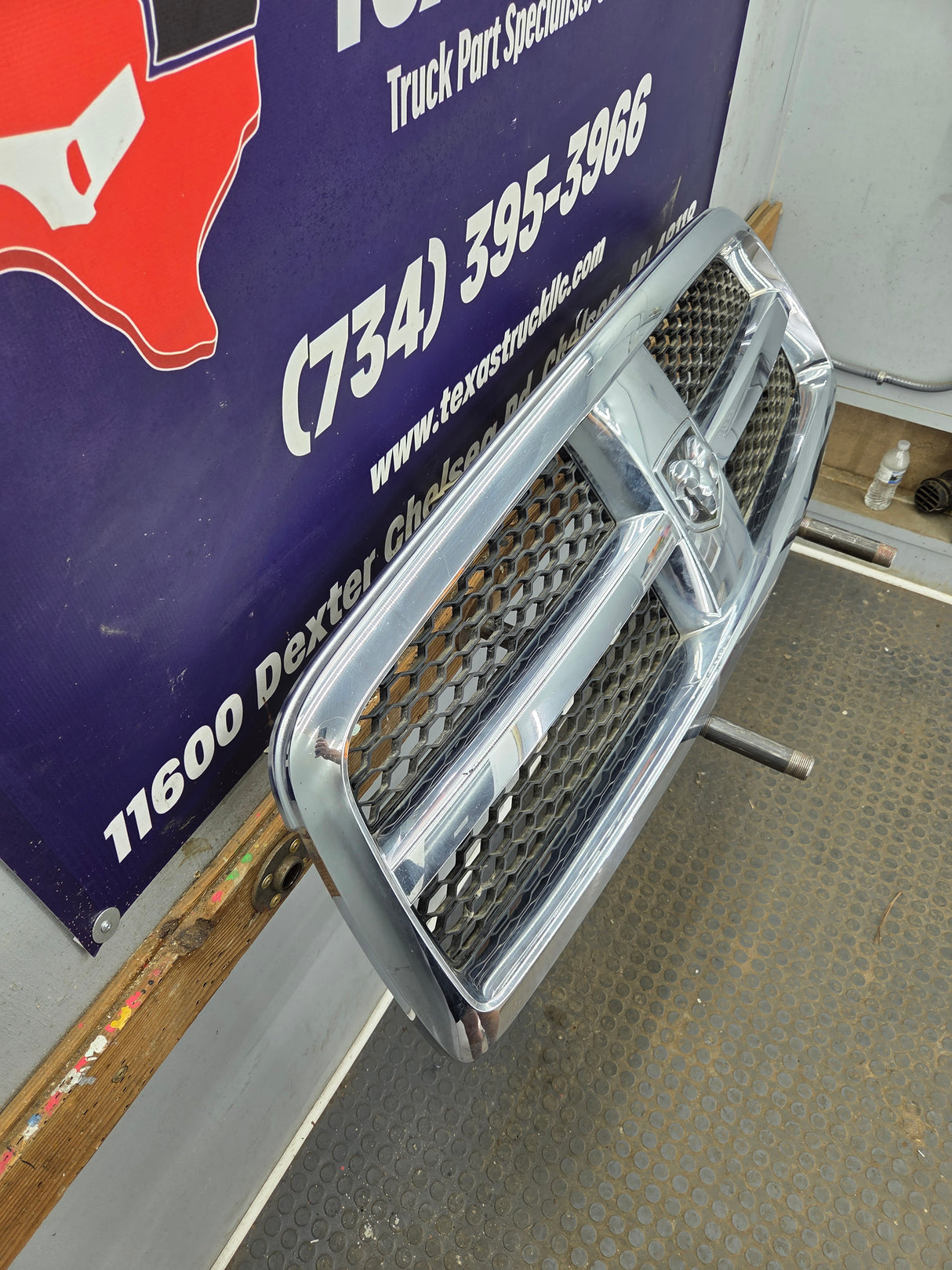 2009-2011 Dodge Ram 1500 Chrome Grill Surround