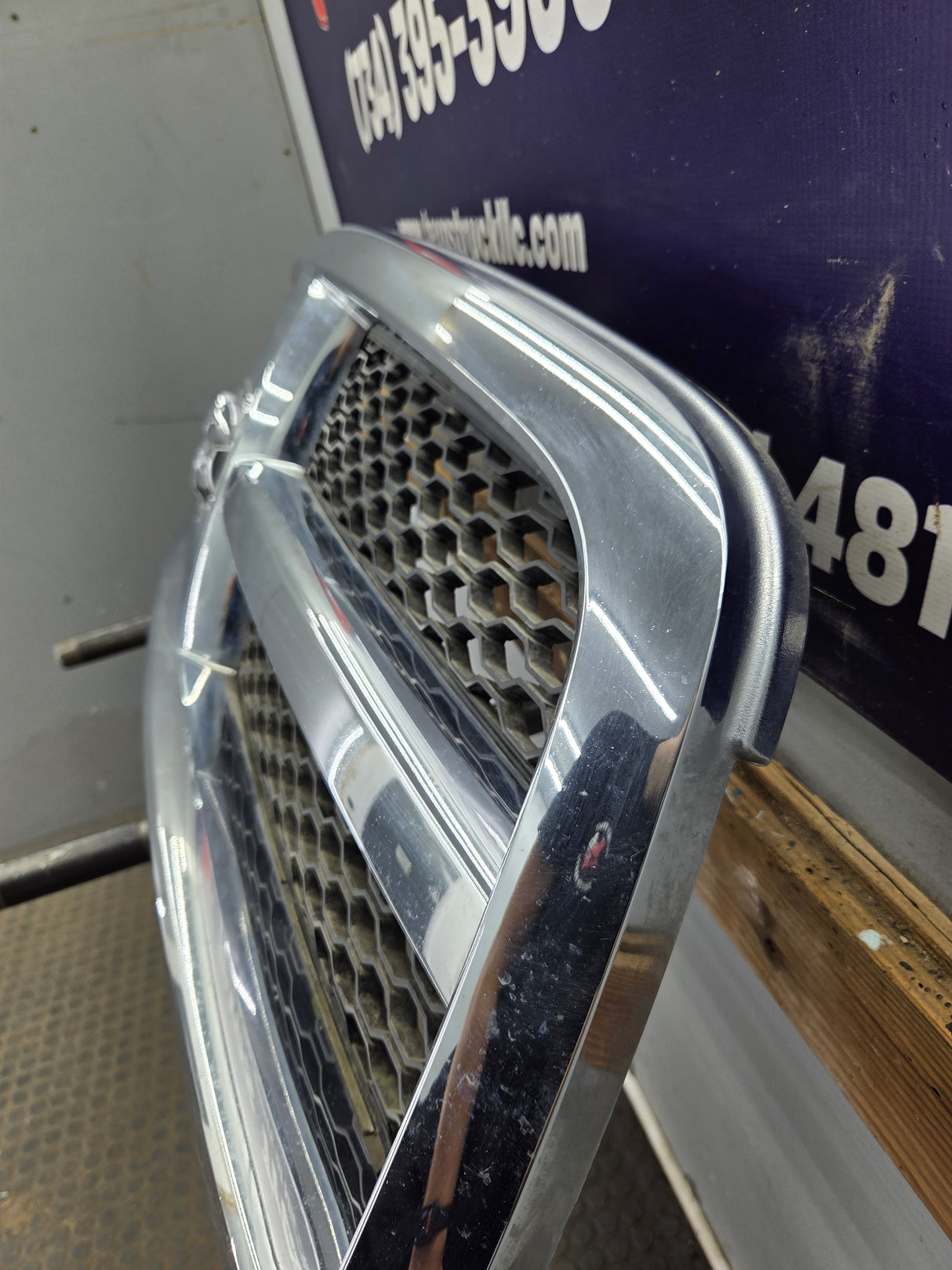 2009-2011 Dodge Ram 1500 Chrome Grill Surround