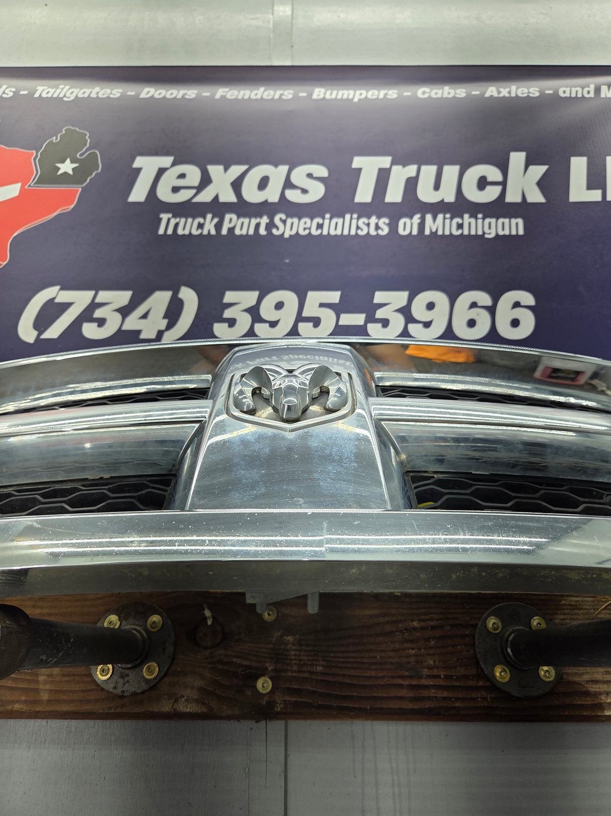 2009-2011 Dodge Ram 1500 Chrome Grill Surround