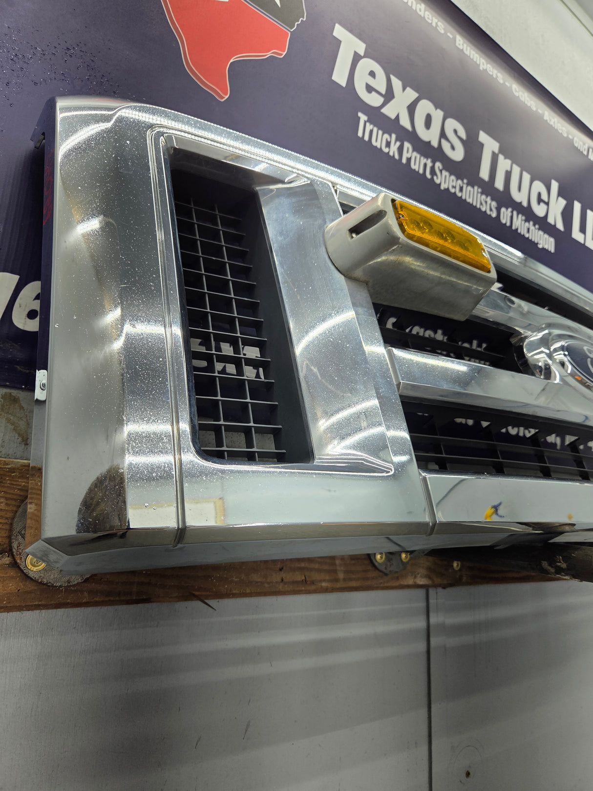2008-2010 Ford Super Duty F250 F350 F450 F550 Chrome Grill Surround