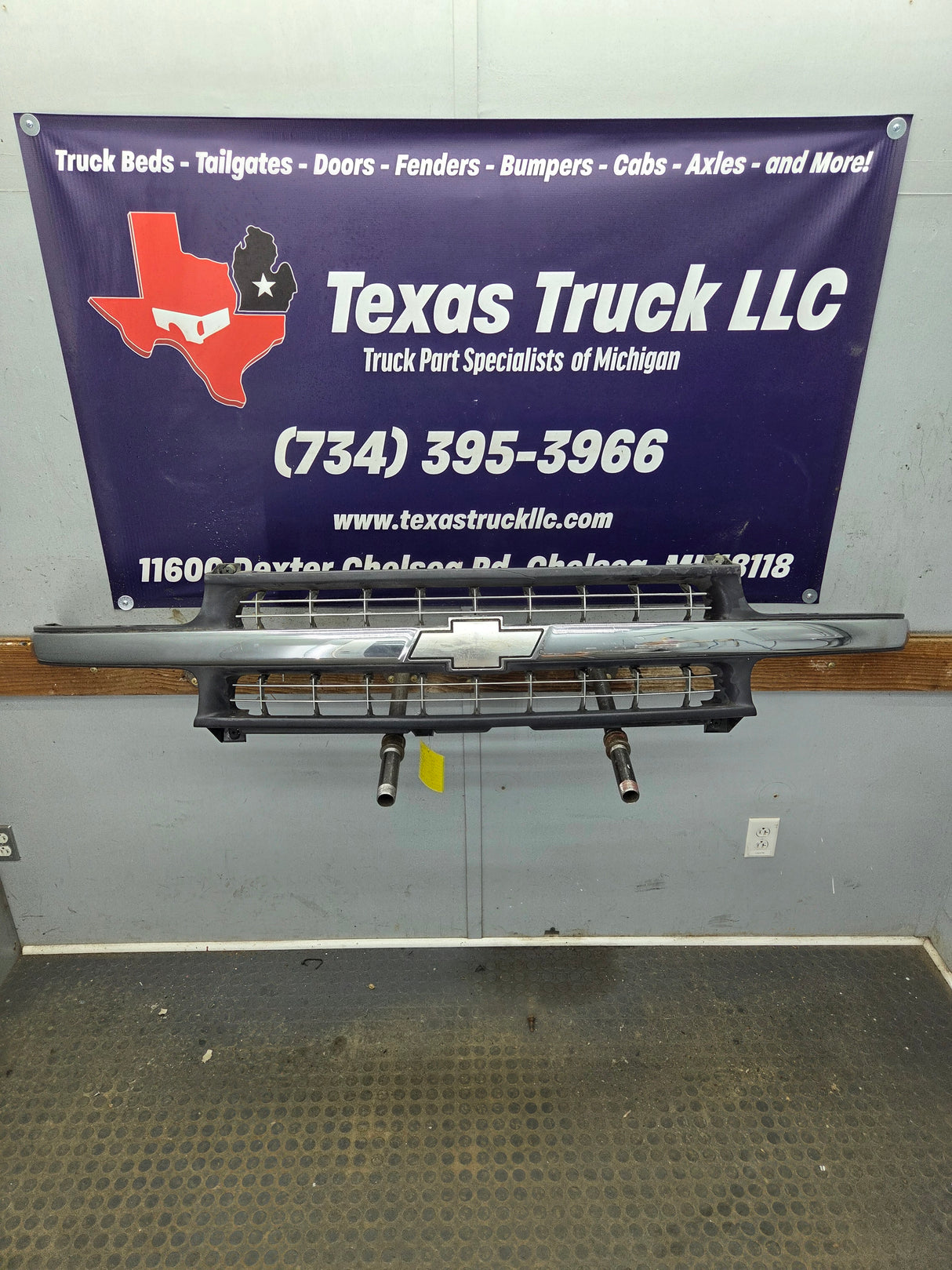1999-2002 Chevrolet Silverado 1500 2500 3500 Grill OEM