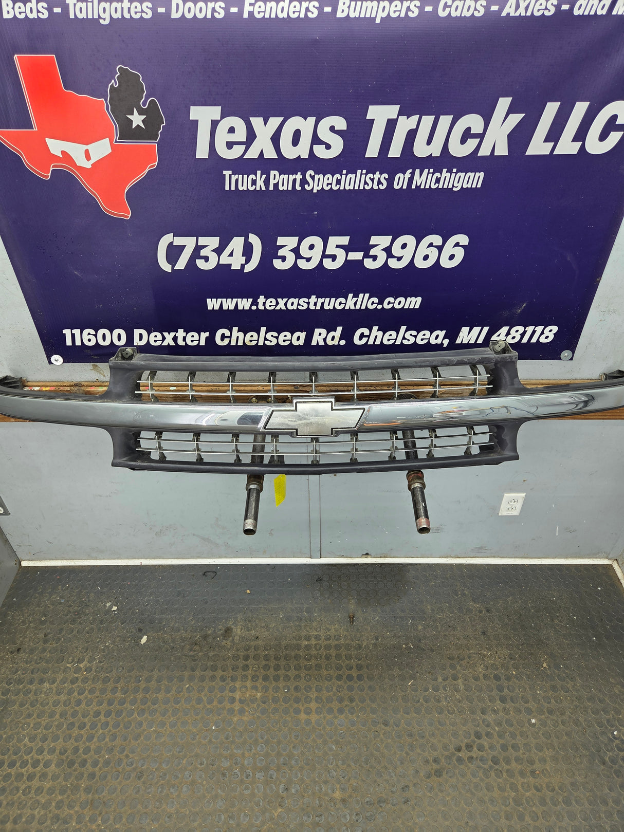 1999-2002 Chevrolet Silverado 1500 2500 3500 Grill OEM