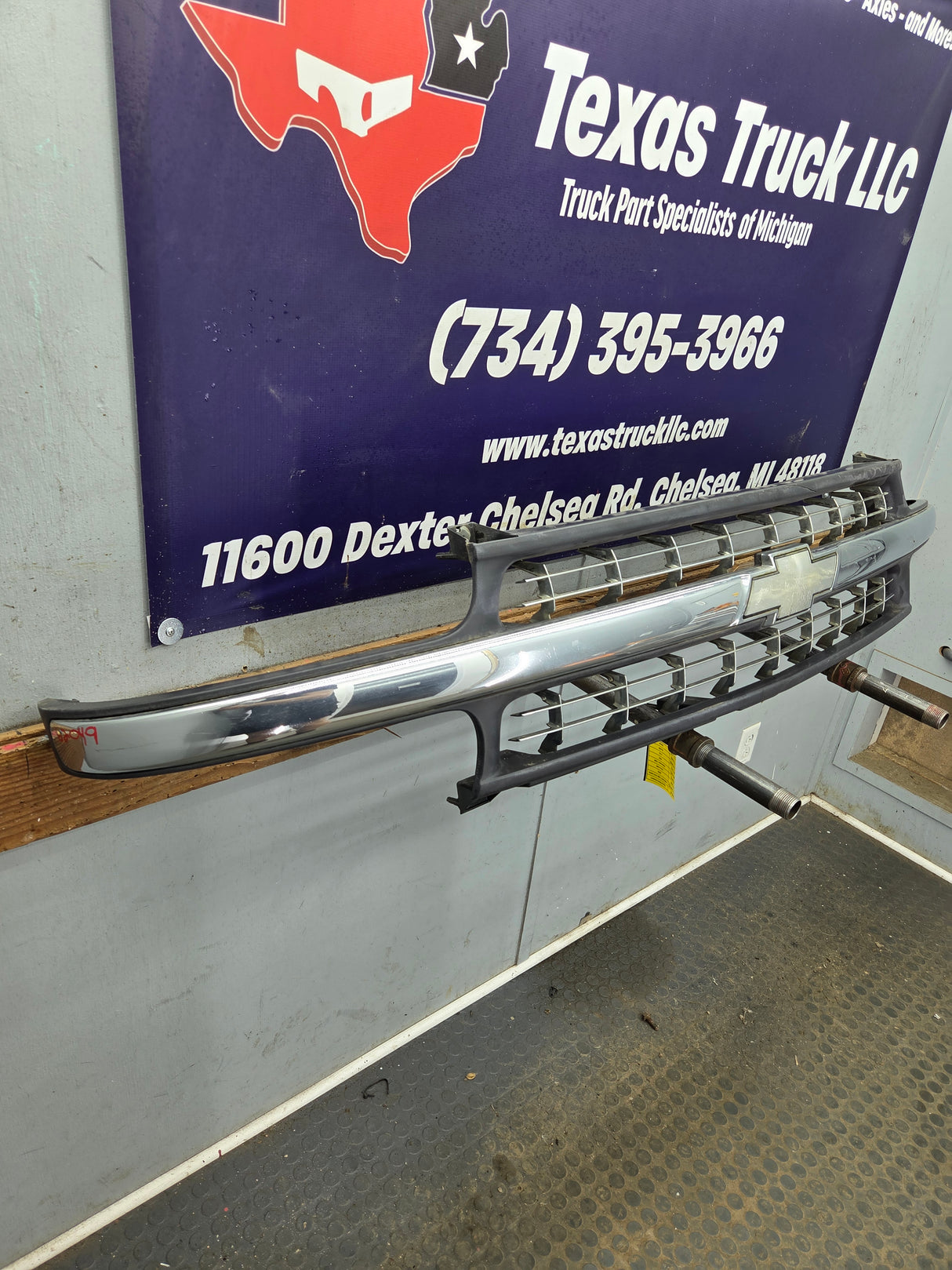 1999-2002 Chevrolet Silverado 1500 2500 3500 Grill OEM