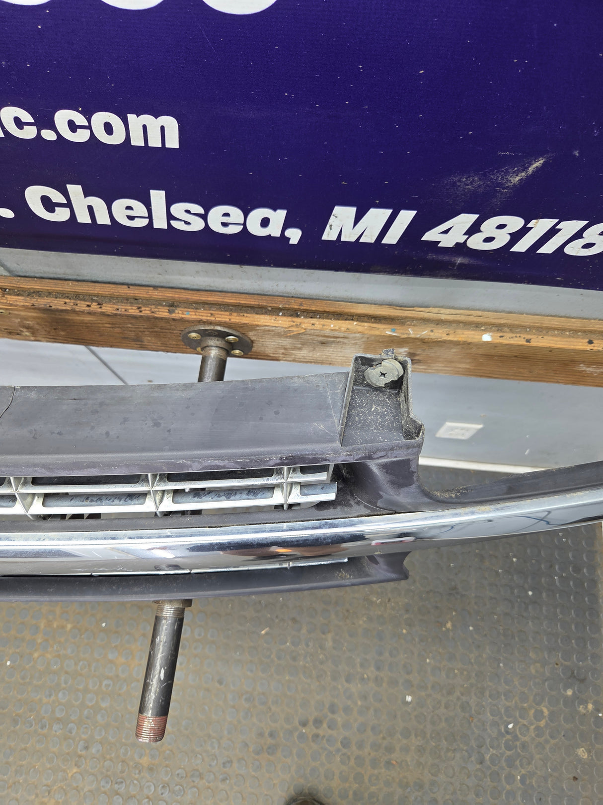 1999-2002 Chevrolet Silverado 1500 2500 3500 Grill OEM