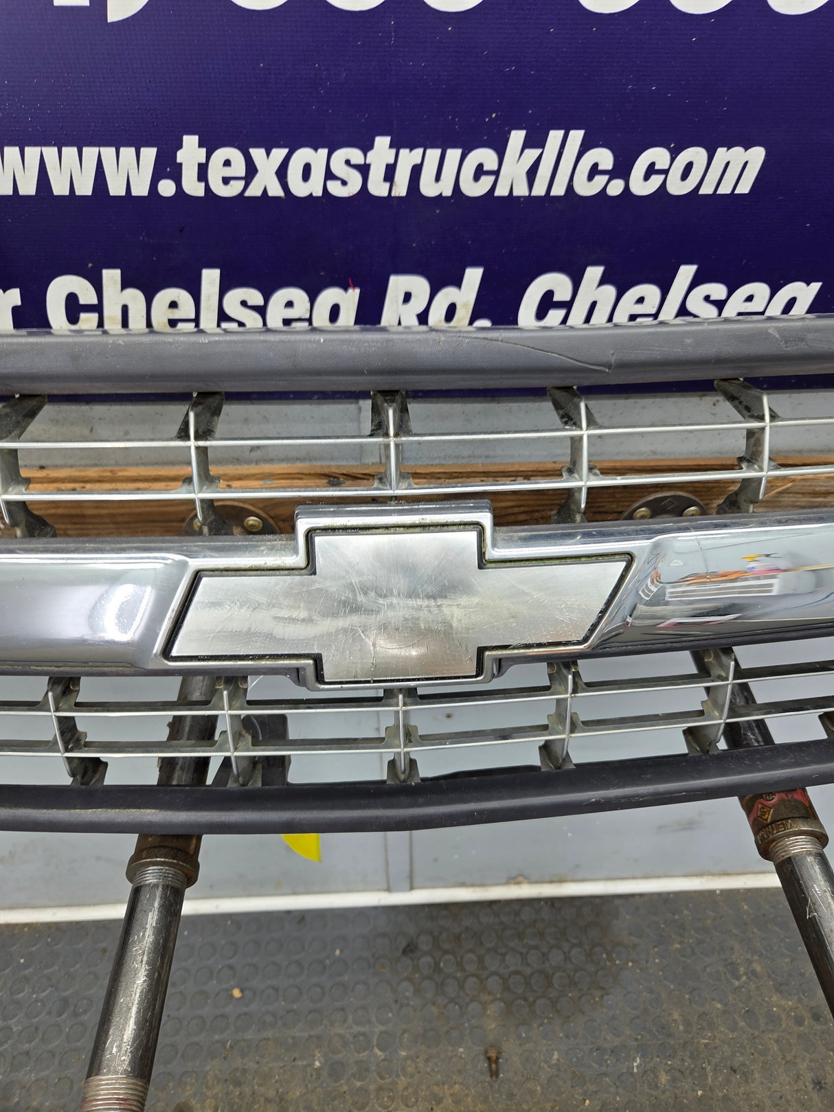 1999-2002 Chevrolet Silverado 1500 2500 3500 Grill OEM