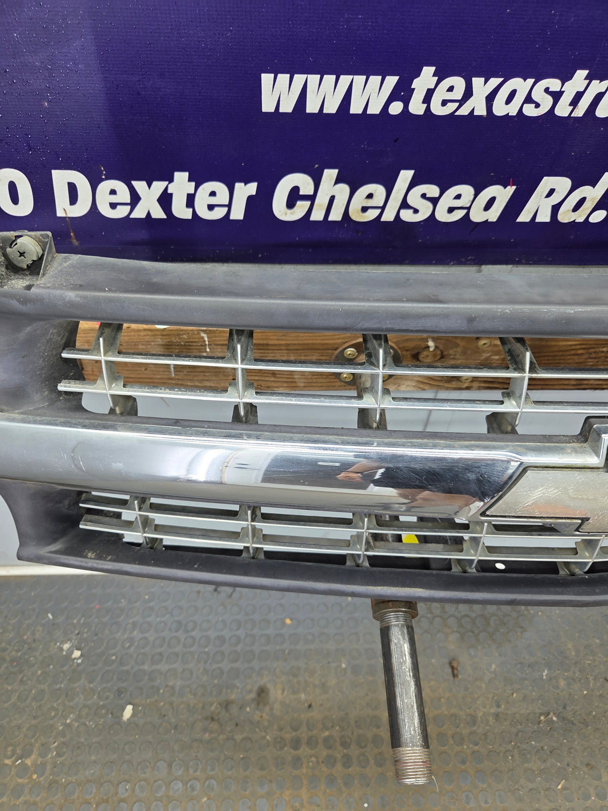 1999-2002 Chevrolet Silverado 1500 2500 3500 Grill OEM