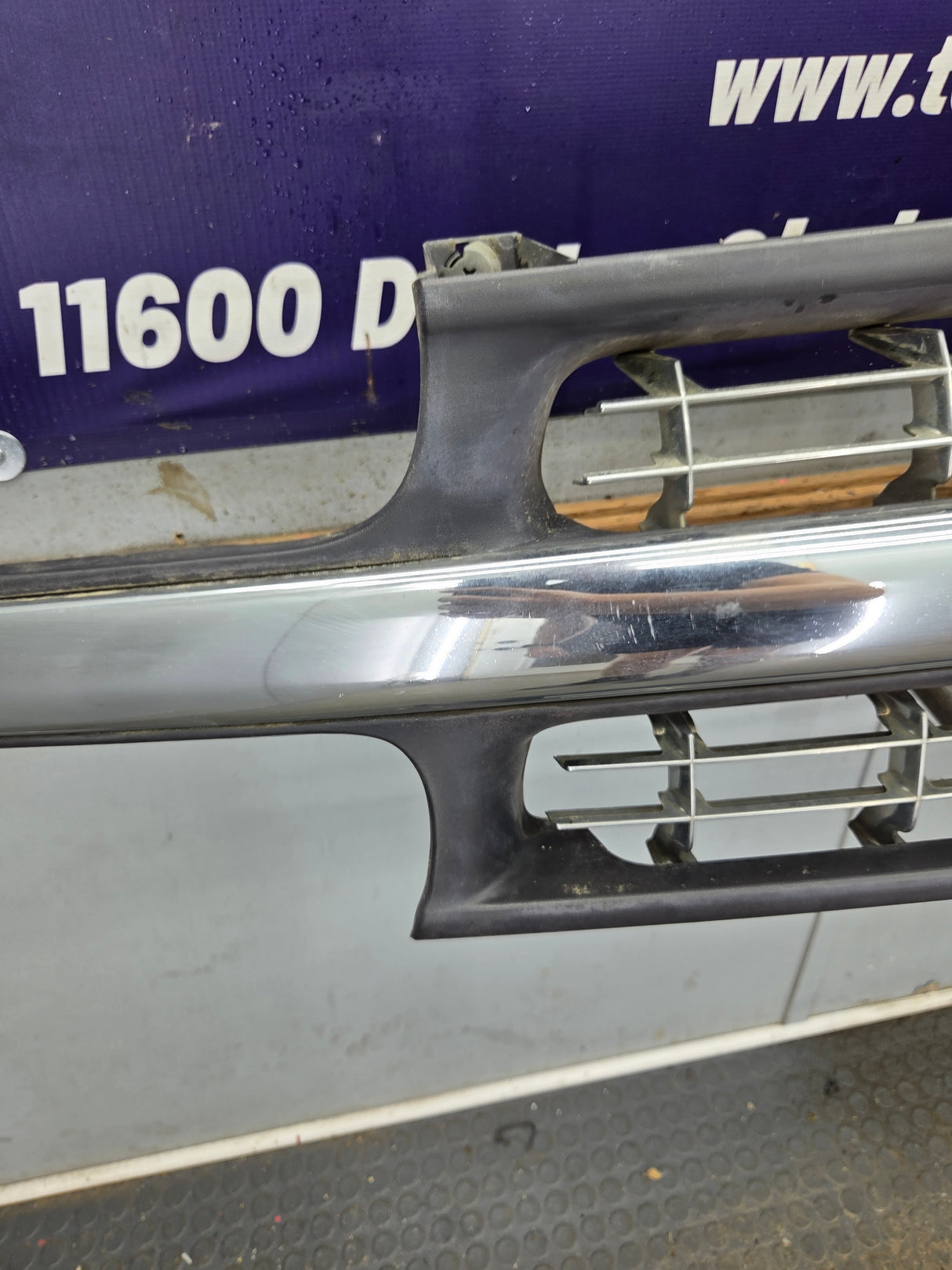 1999-2002 Chevrolet Silverado 1500 2500 3500 Grill OEM