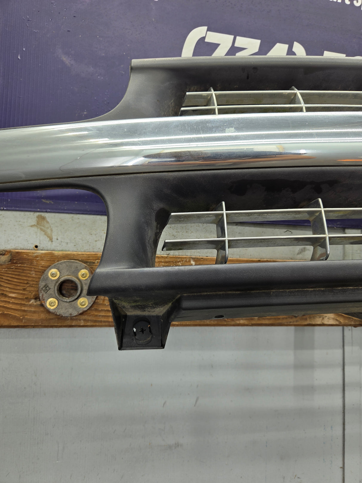 1999-2002 Chevrolet Silverado 1500 2500 3500 Grill OEM