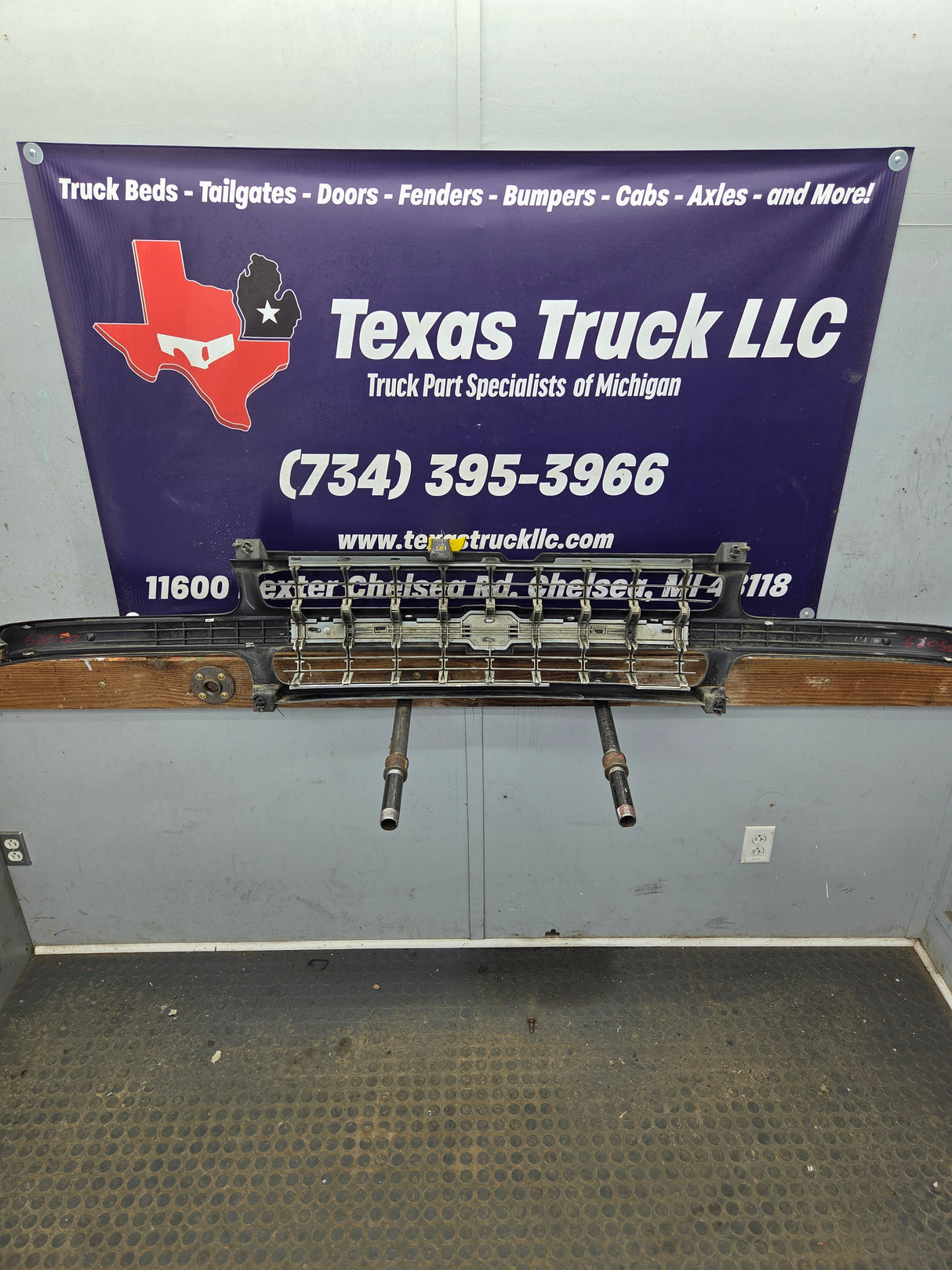 1999-2002 Chevrolet Silverado 1500 2500 3500 Grill OEM