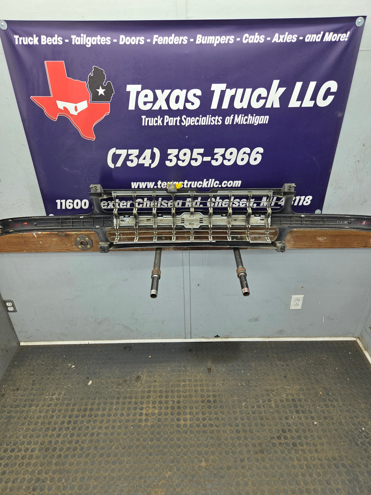 1999-2002 Chevrolet Silverado 1500 2500 3500 Grill OEM