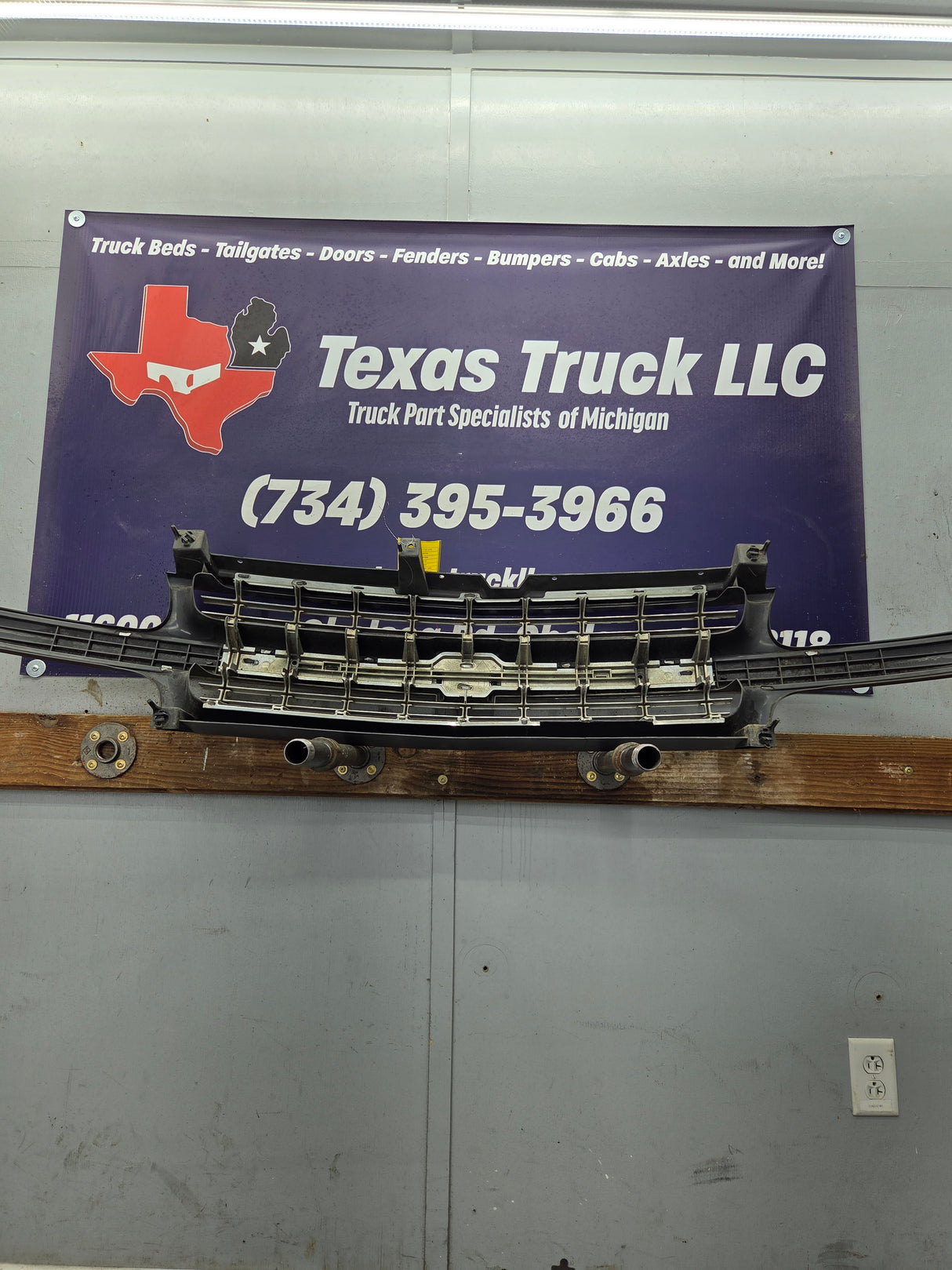 1999-2002 Chevrolet Silverado 1500 2500 3500 Grill OEM