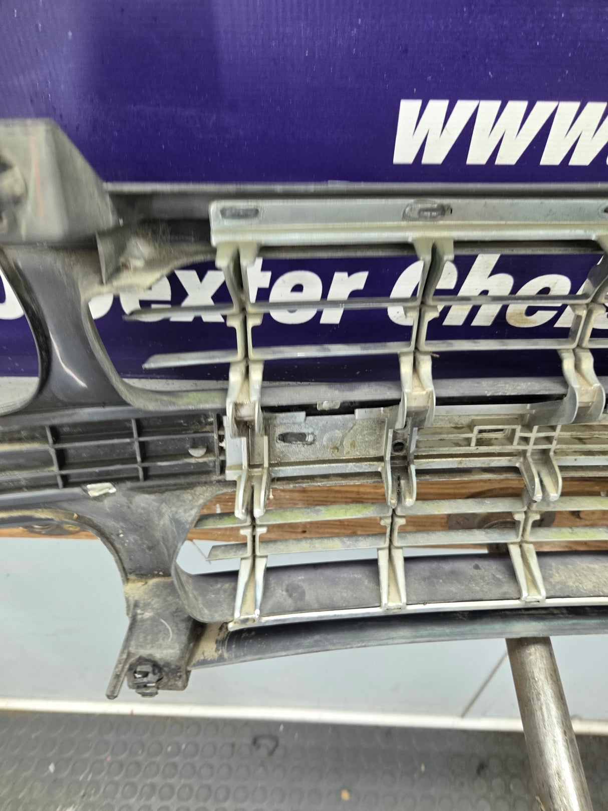 1999-2002 Chevrolet Silverado 1500 2500 3500 Grill OEM
