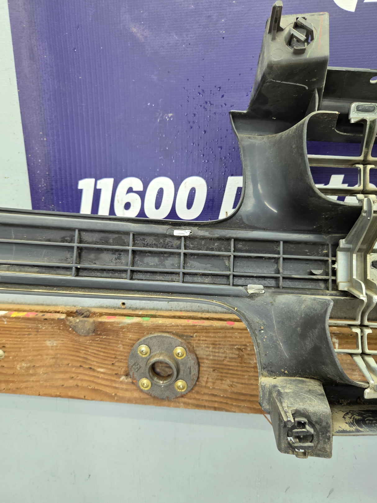 1999-2002 Chevrolet Silverado 1500 2500 3500 Grill OEM