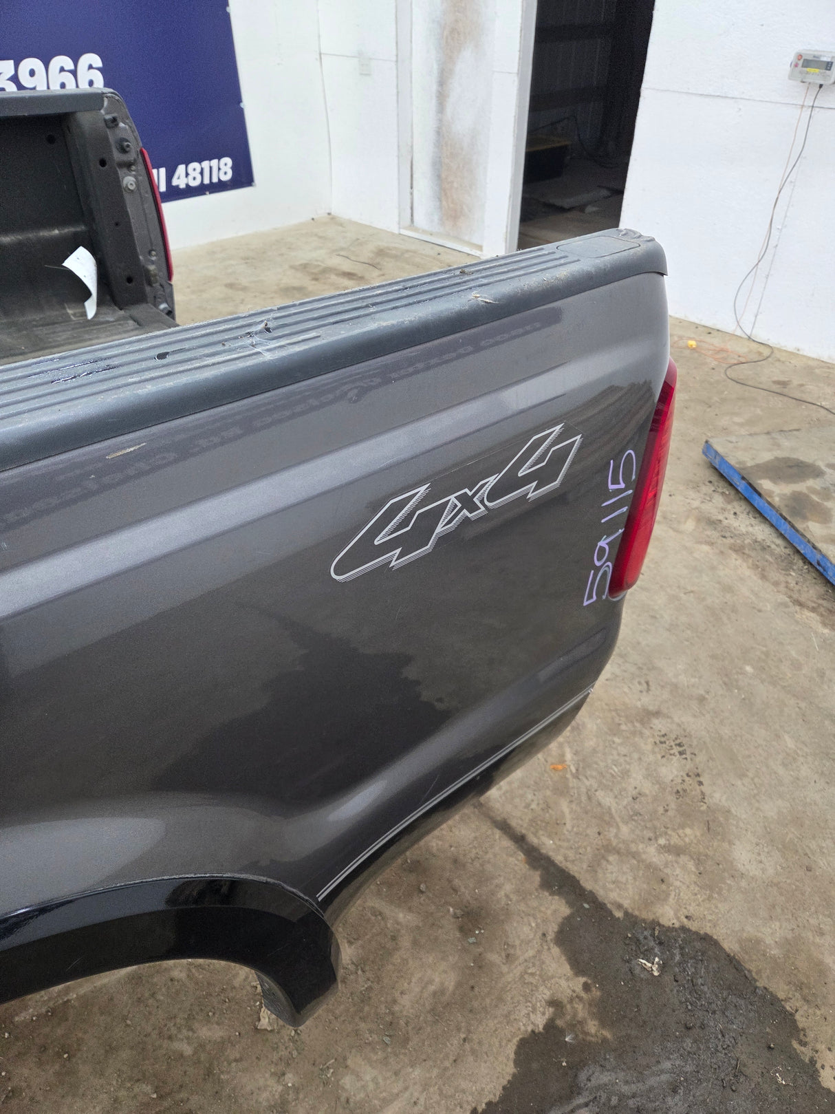 1999-2010 Ford Super Duty F250 F350 6' 9" Short Truck Bed