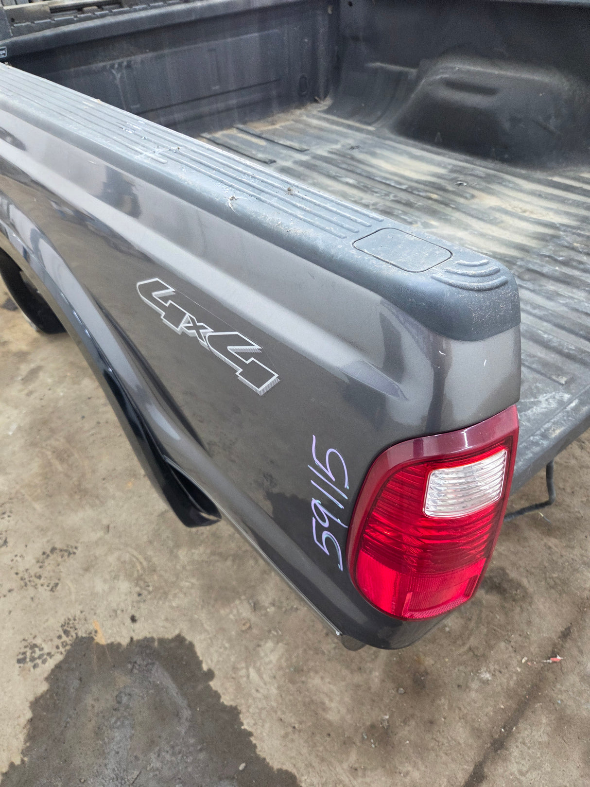 1999-2010 Ford Super Duty F250 F350 6' 9" Short Truck Bed
