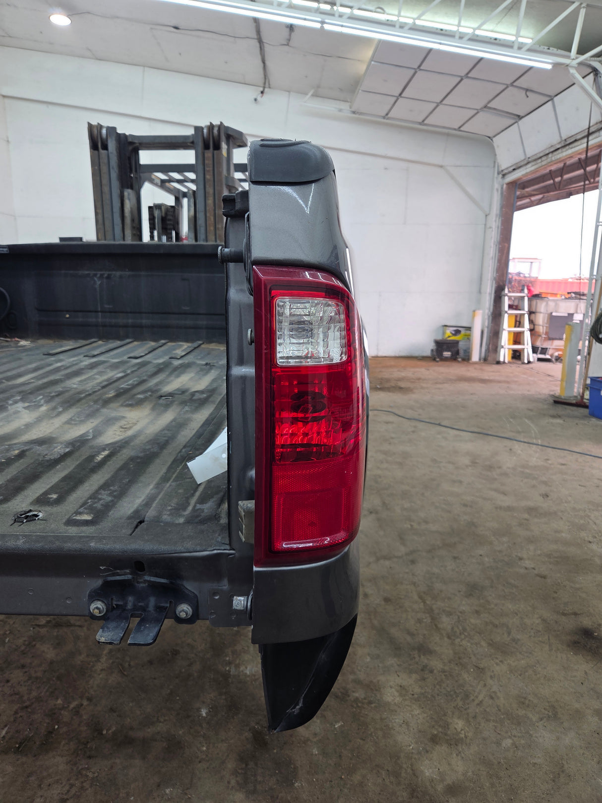 1999-2010 Ford Super Duty F250 F350 6' 9" Short Truck Bed
