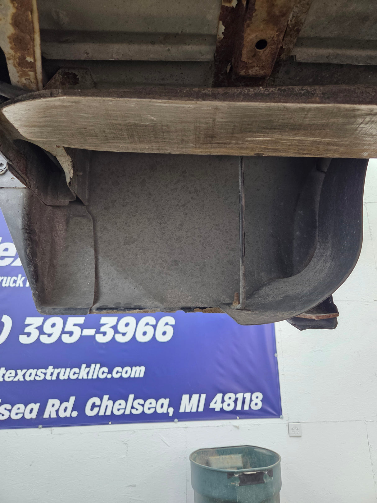 1999-2010 Ford Super Duty F250 F350 6' 9" Short Truck Bed