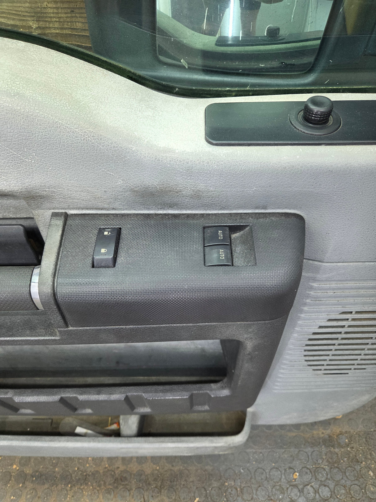 2012-2016 Ford Super Duty LH Driver Side Front Door F250 F350 F450 F550