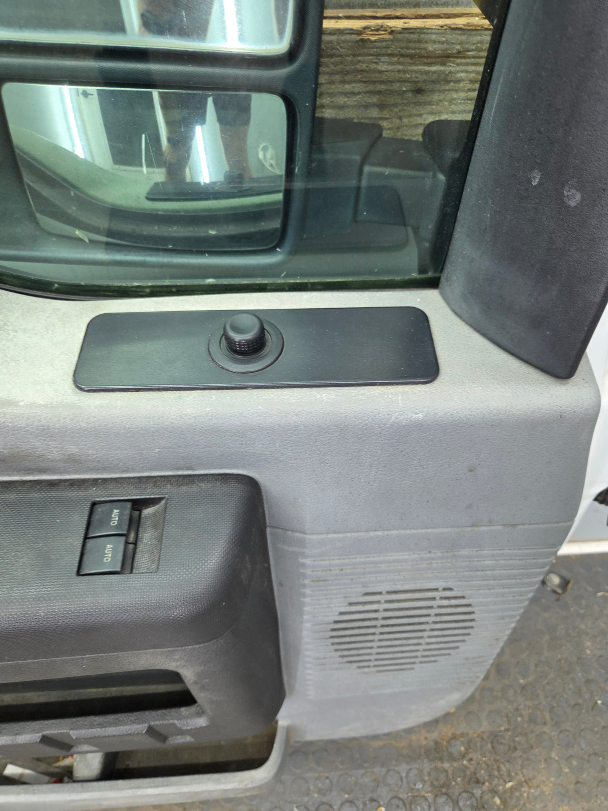 2012-2016 Ford Super Duty LH Driver Side Front Door F250 F350 F450 F550