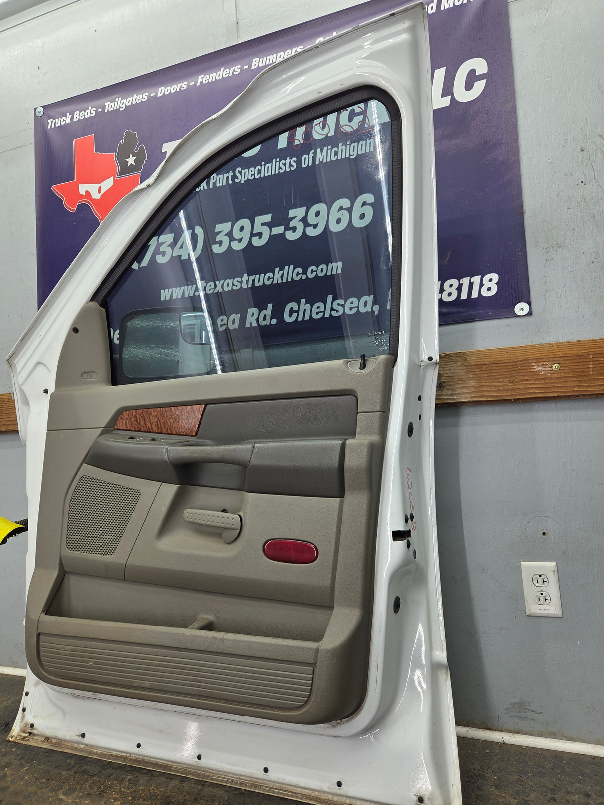 2003-2008 Dodge Ram 3rd Gen Passenger Side Front Quad Cab Crew Cab Door 1500 2500 3500 4500 5500