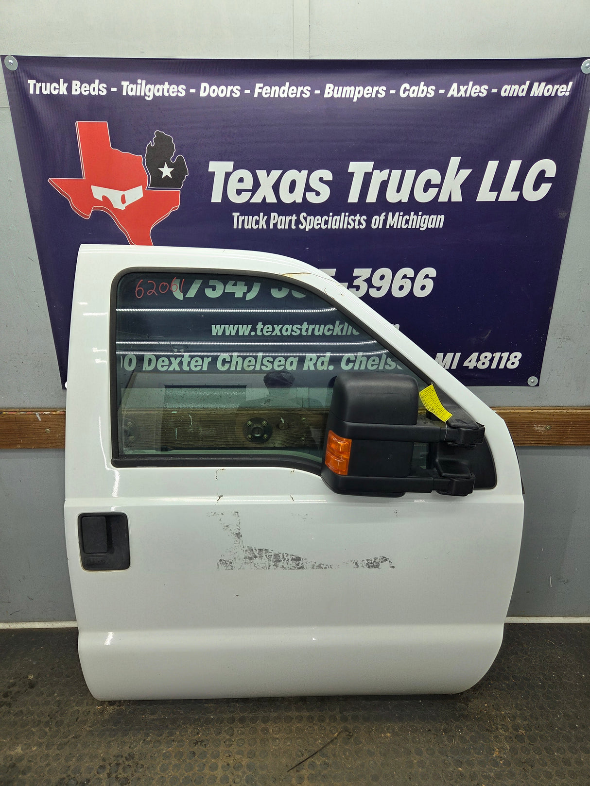 2012-2016 Ford Super Duty RH Passenger Side Front Door F250 F350 F450 F550