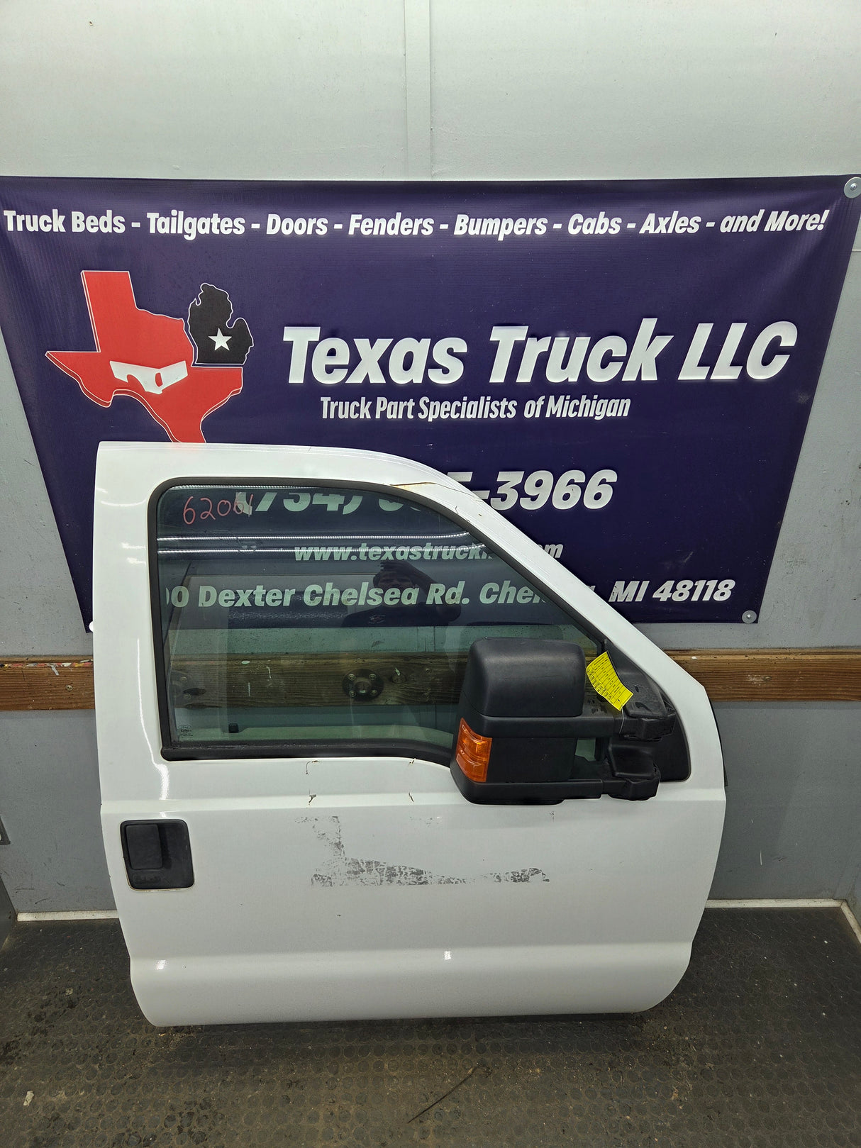 2012-2016 Ford Super Duty RH Passenger Side Front Door F250 F350 F450 F550