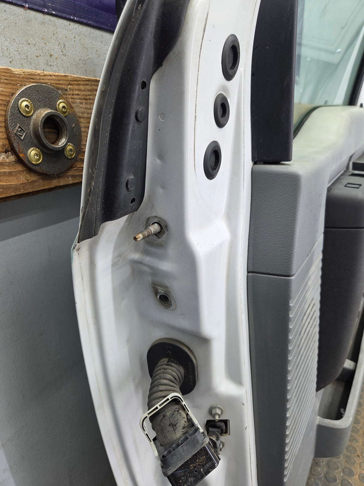 2012-2016 Ford Super Duty RH Passenger Side Front Door F250 F350 F450 F550