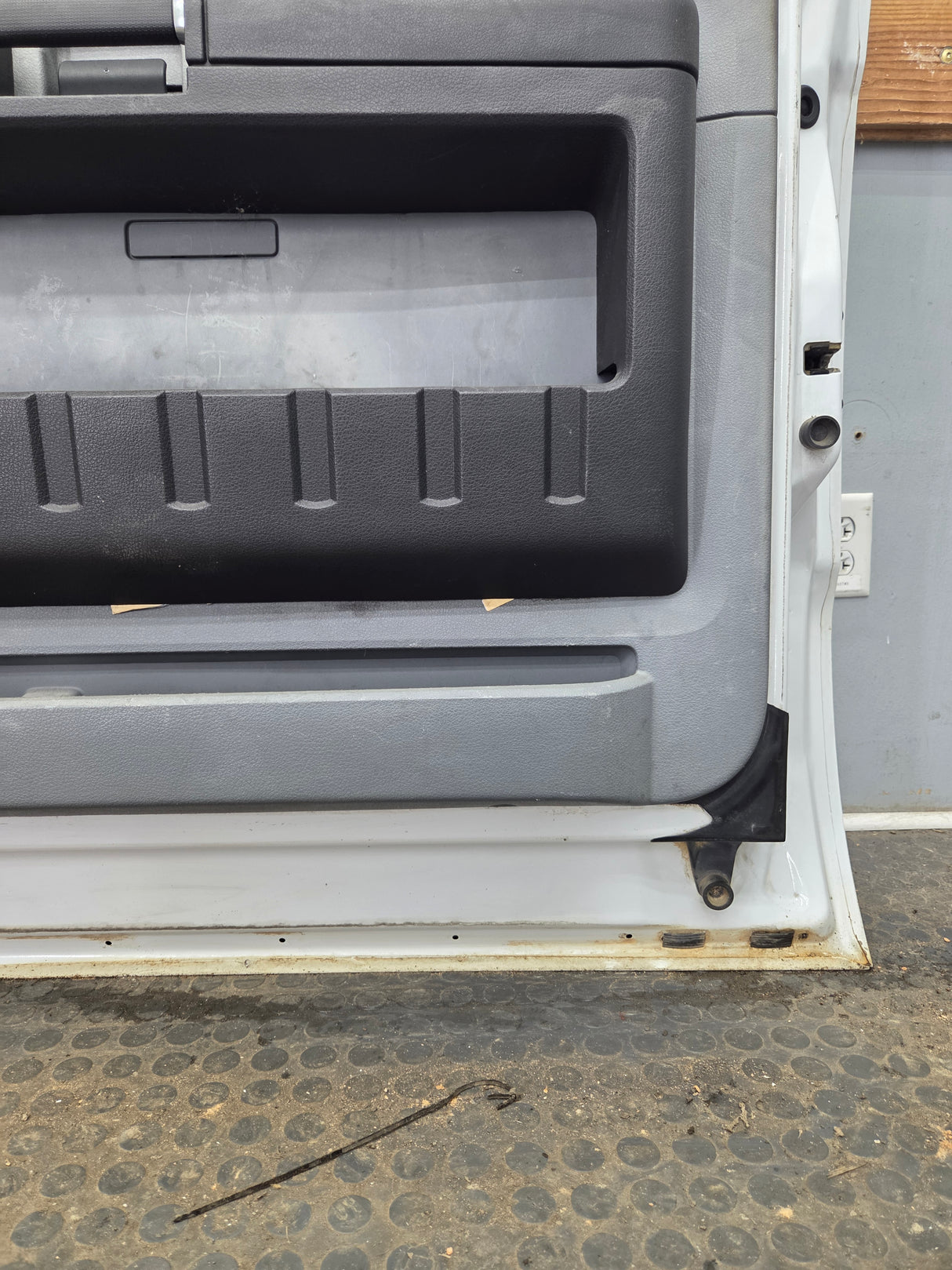 2012-2016 Ford Super Duty RH Passenger Side Front Door F250 F350 F450 F550