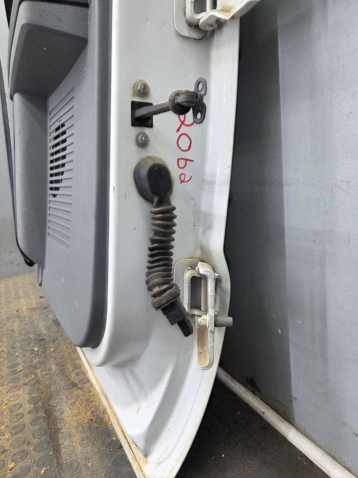 2008-2016 Ford Super Duty F250 F350 F450 F550 RH Extended Cab Passenger Side Rear Door