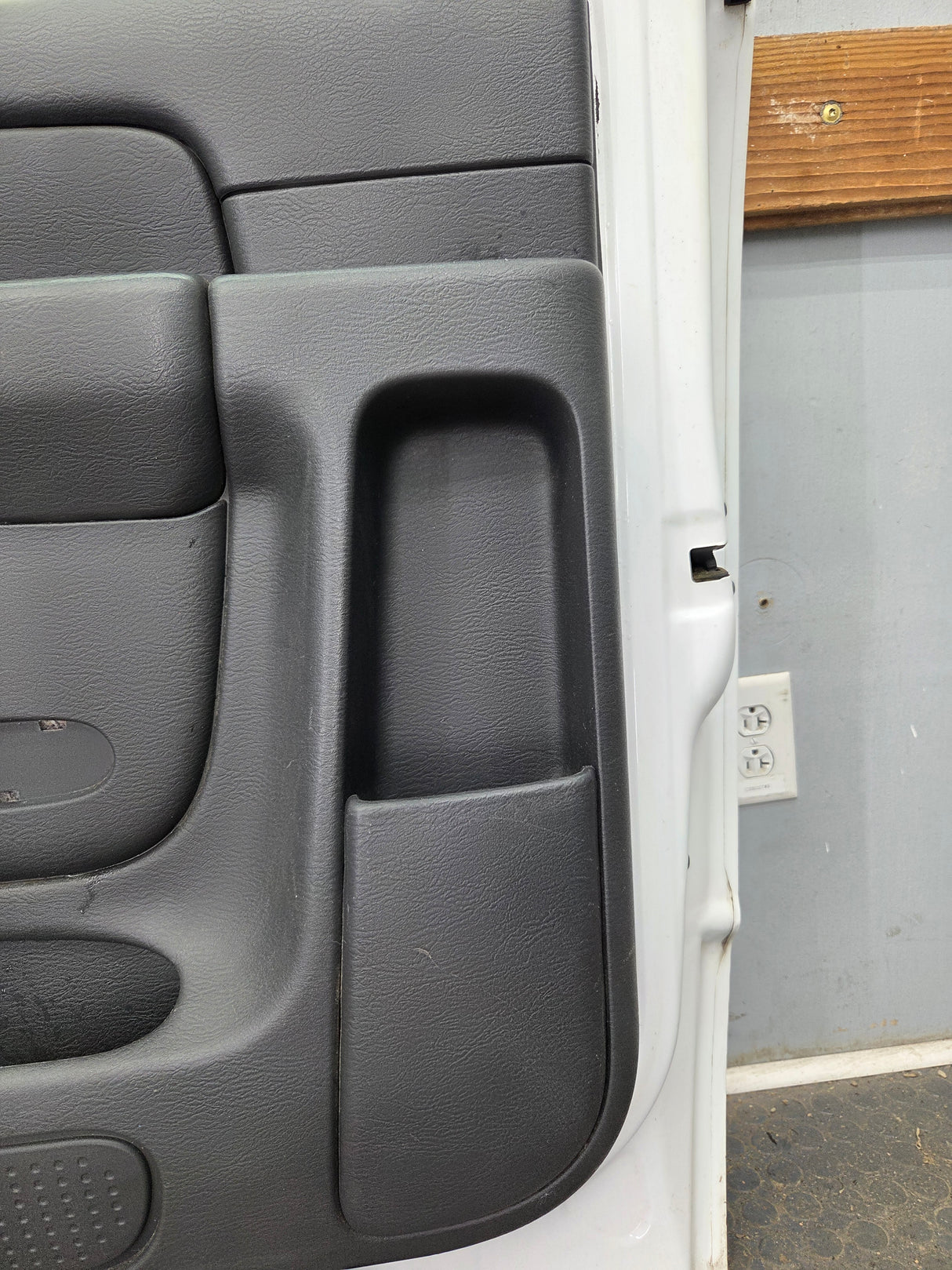 2003-2008 Dodge Ram 3rd Gen Passenger Side Front Regular Cab Door 1500 2500 3500 4500 5500