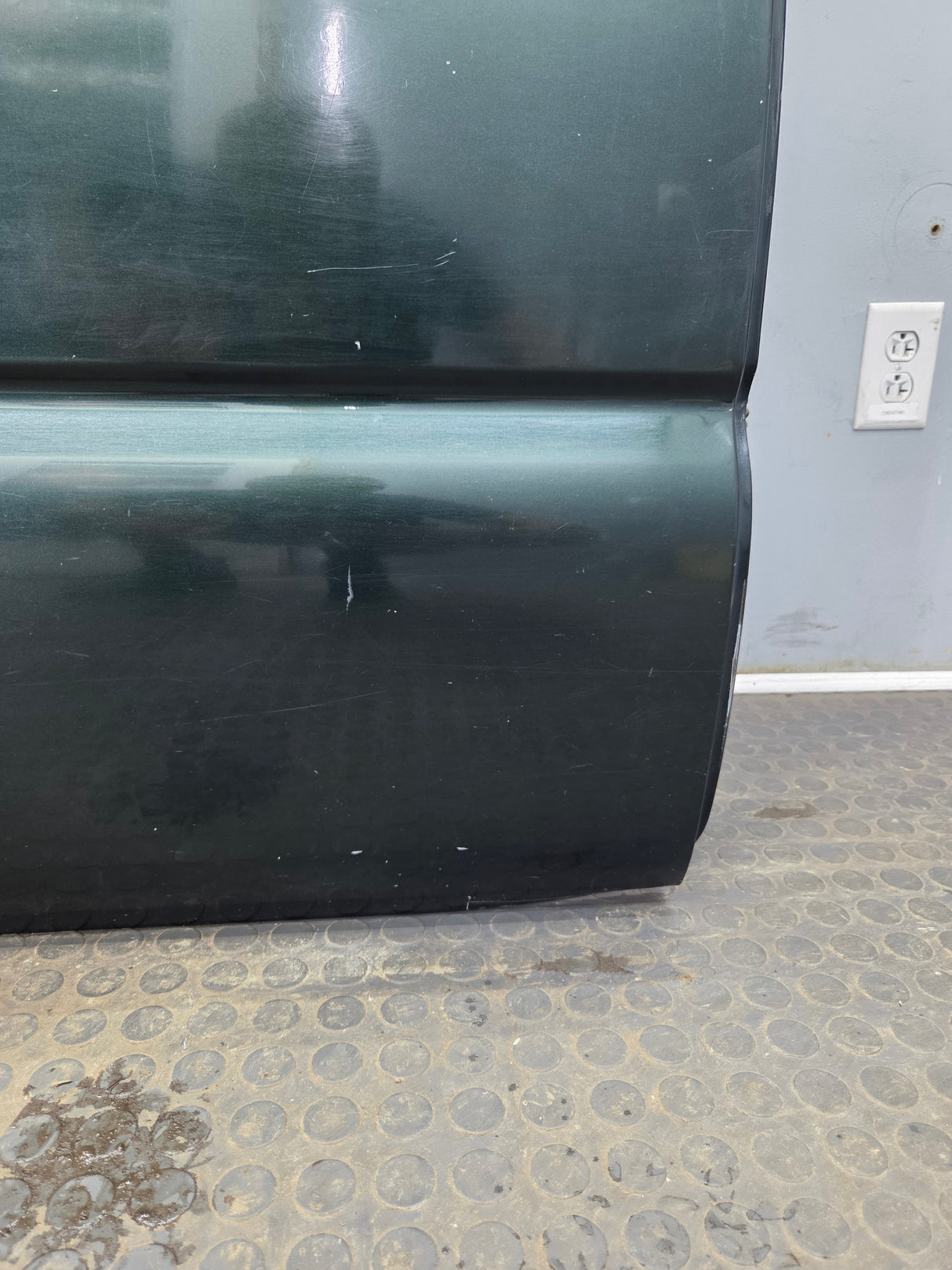 1999-2006 Chevrolet Silverado / GMC Sierra 1500 2500 3500 HD Rear Passenger side Crew Cab rear door RH