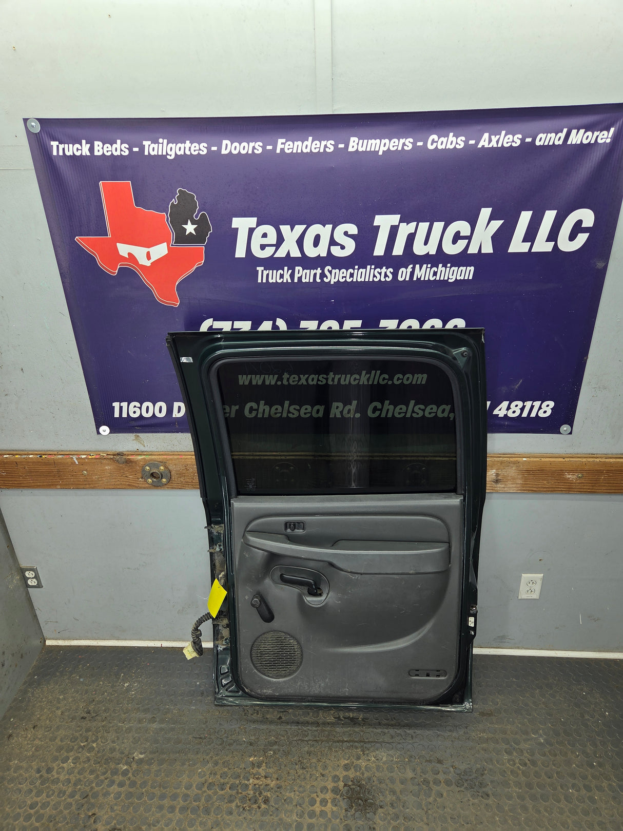 1999-2006 Chevrolet Silverado / GMC Sierra 1500 2500 3500 HD Rear Passenger side Crew Cab rear door RH