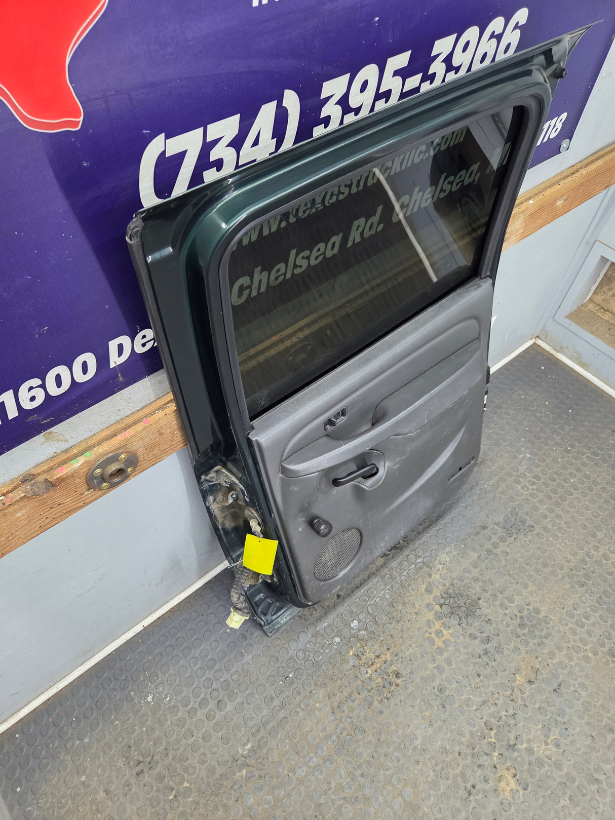 1999-2006 Chevrolet Silverado / GMC Sierra 1500 2500 3500 HD Rear Passenger side Crew Cab rear door RH