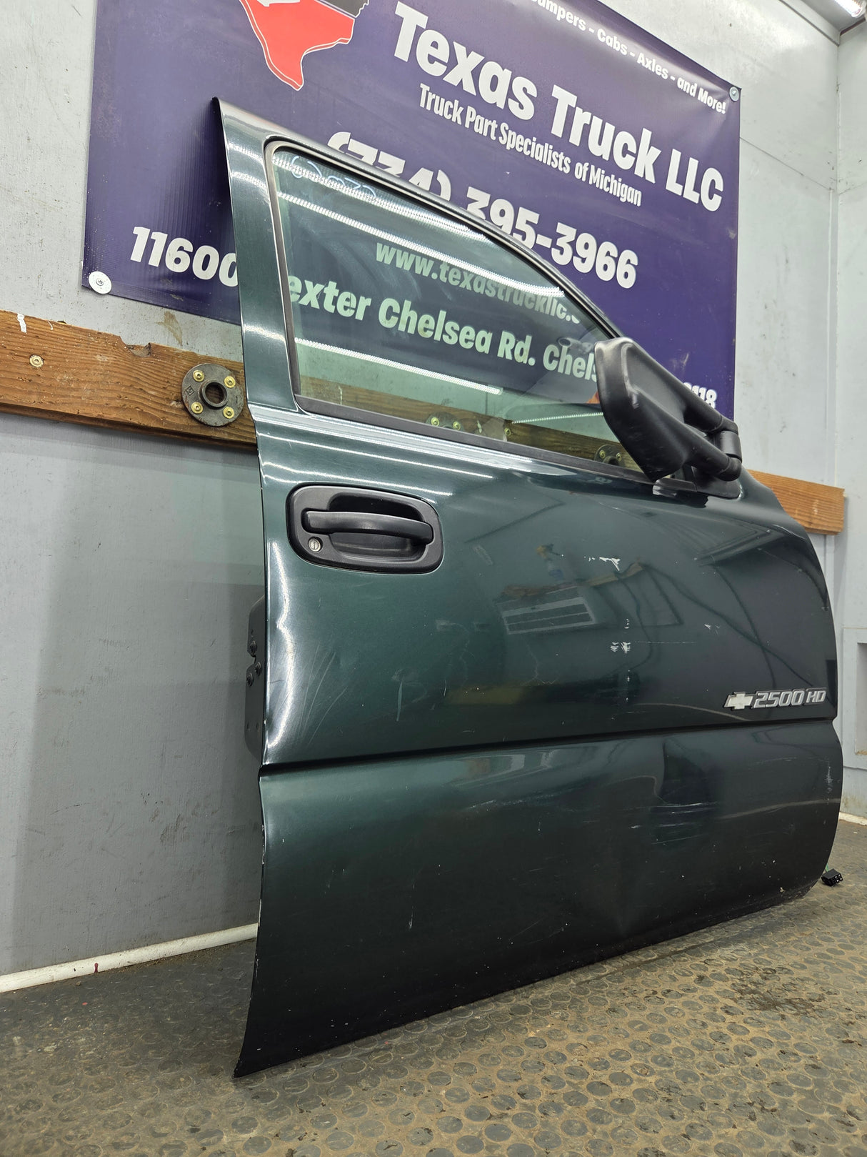 1999-2006 Chevrolet Silverado / GMC Sierra 1500 2500 3500 HD Front Passenger side Door RH