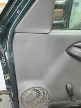 1999-2006 Chevrolet Silverado / GMC Sierra 1500 2500 3500 HD Front Passenger side Door RH