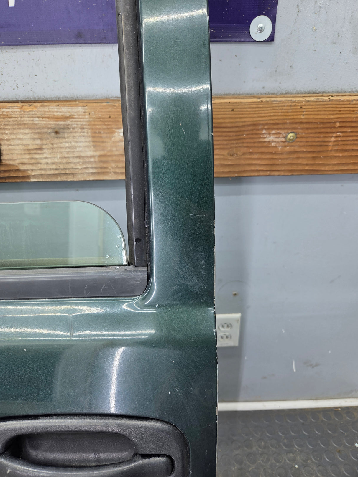 1999-2006 Chevrolet Silverado / GMC Sierra 1500 2500 3500 HD Front Driver Side Door LH