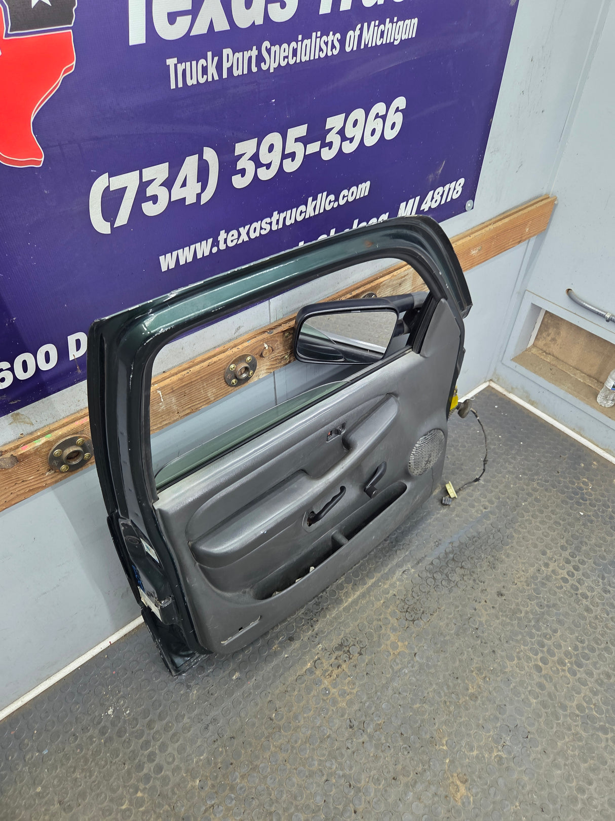 1999-2006 Chevrolet Silverado / GMC Sierra 1500 2500 3500 HD Front Driver Side Door LH