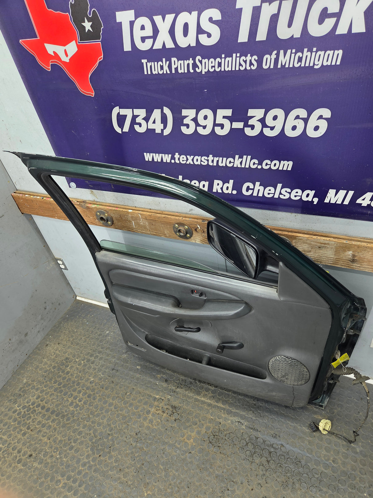 1999-2006 Chevrolet Silverado / GMC Sierra 1500 2500 3500 HD Front Driver Side Door LH