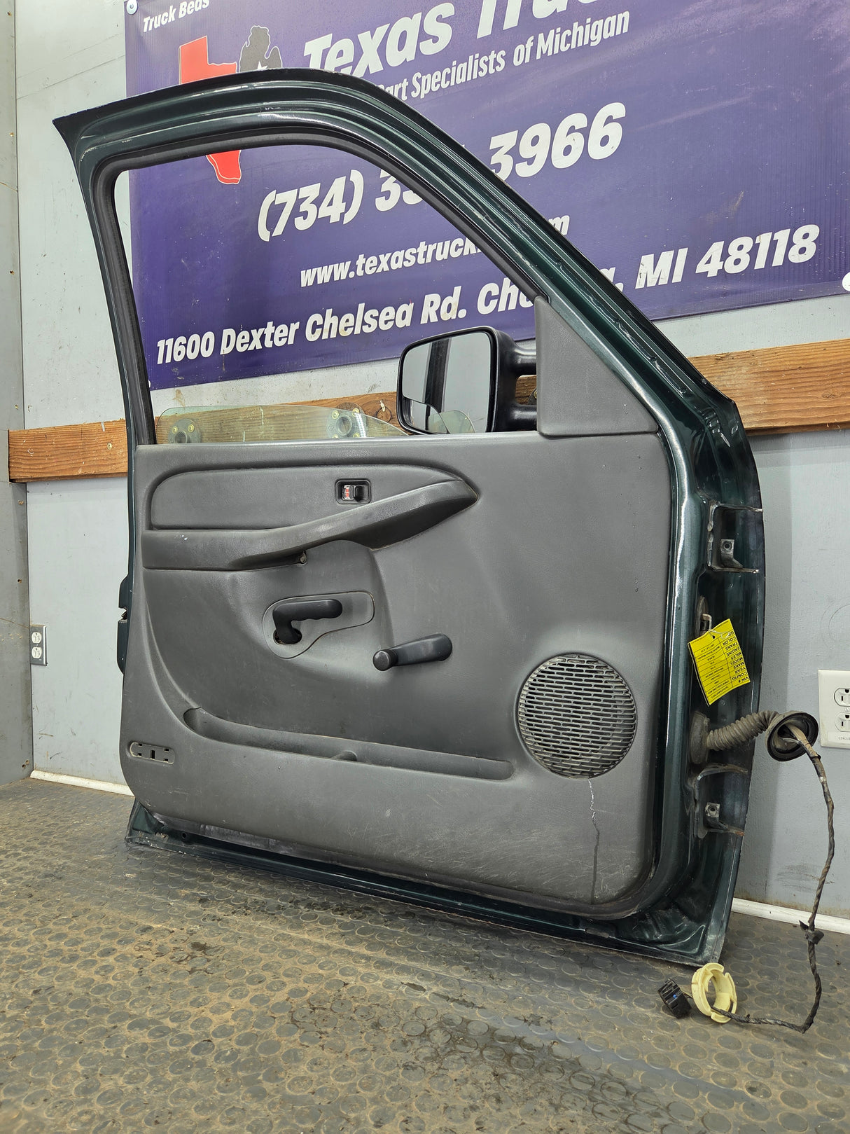 1999-2006 Chevrolet Silverado / GMC Sierra 1500 2500 3500 HD Front Driver Side Door LH