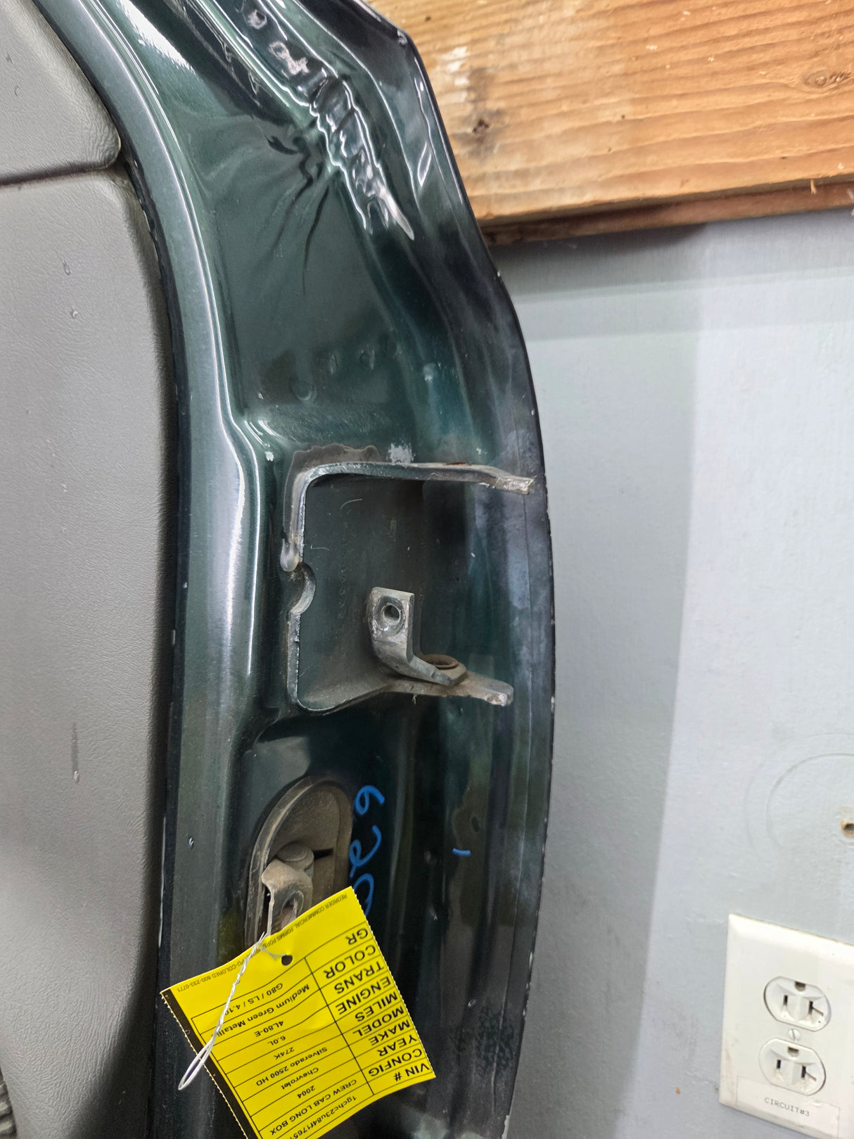 1999-2006 Chevrolet Silverado / GMC Sierra 1500 2500 3500 HD Front Driver Side Door LH