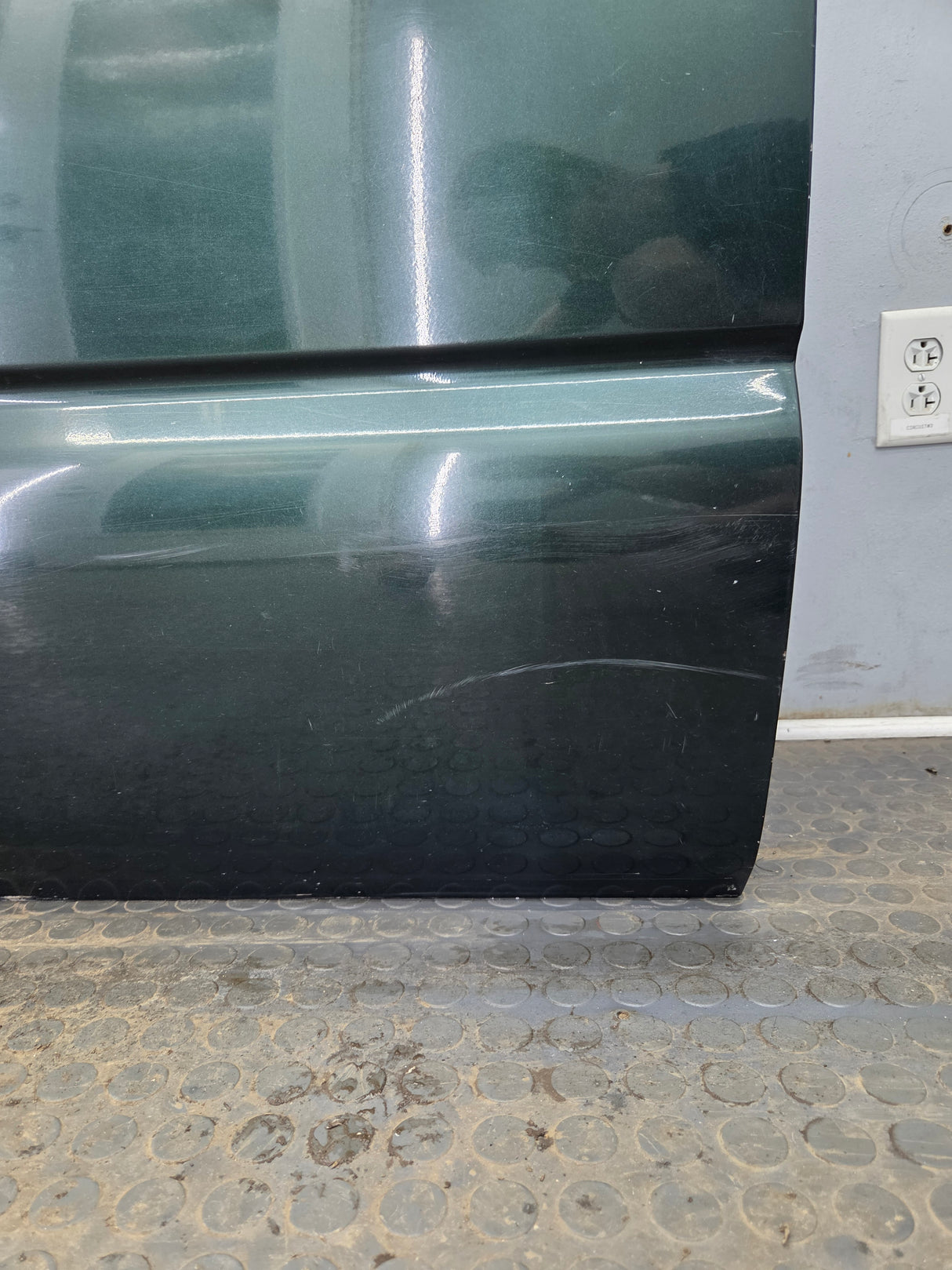 1999-2007 Chevrolet Silverado / GMC Sierra 1500 2500 3500 HD Rear Driver side LH Crew Cab rear door