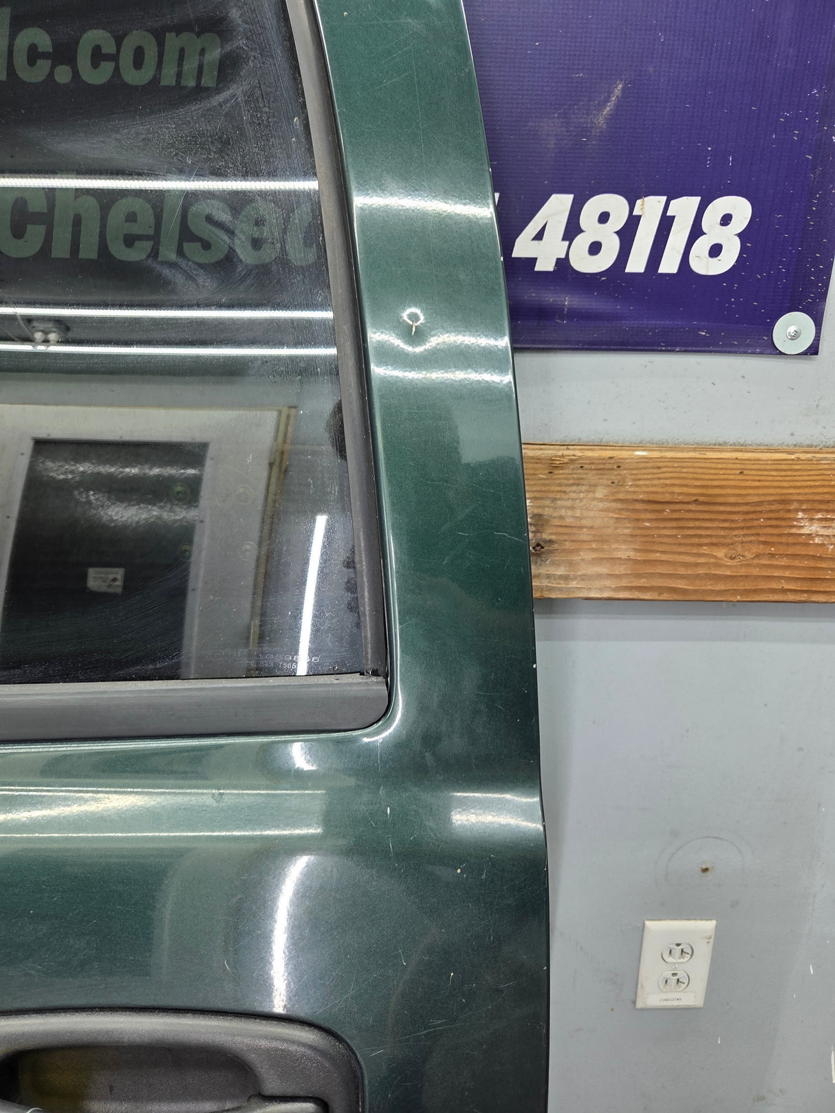 1999-2007 Chevrolet Silverado / GMC Sierra 1500 2500 3500 HD Rear Driver side LH Crew Cab rear door