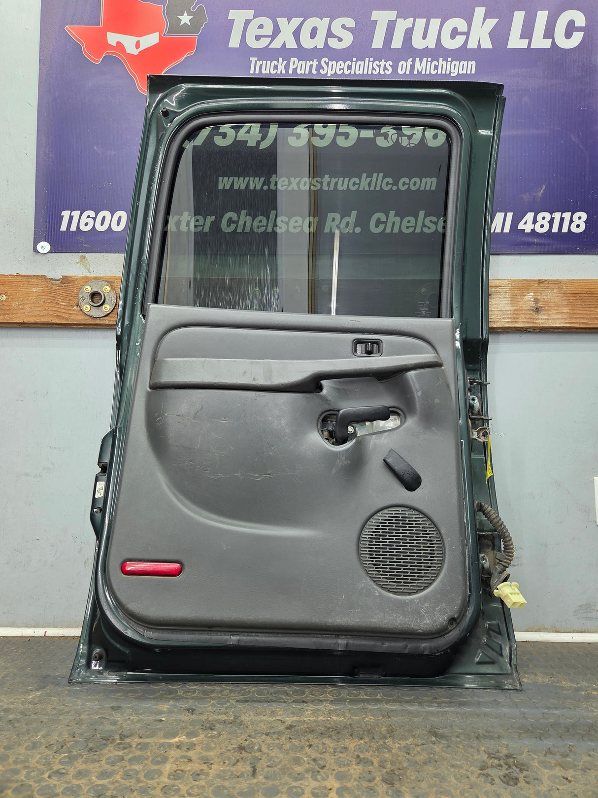 1999-2007 Chevrolet Silverado / GMC Sierra 1500 2500 3500 HD Rear Driver side LH Crew Cab rear door